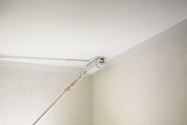 Профессиональные советы по покраске потолков